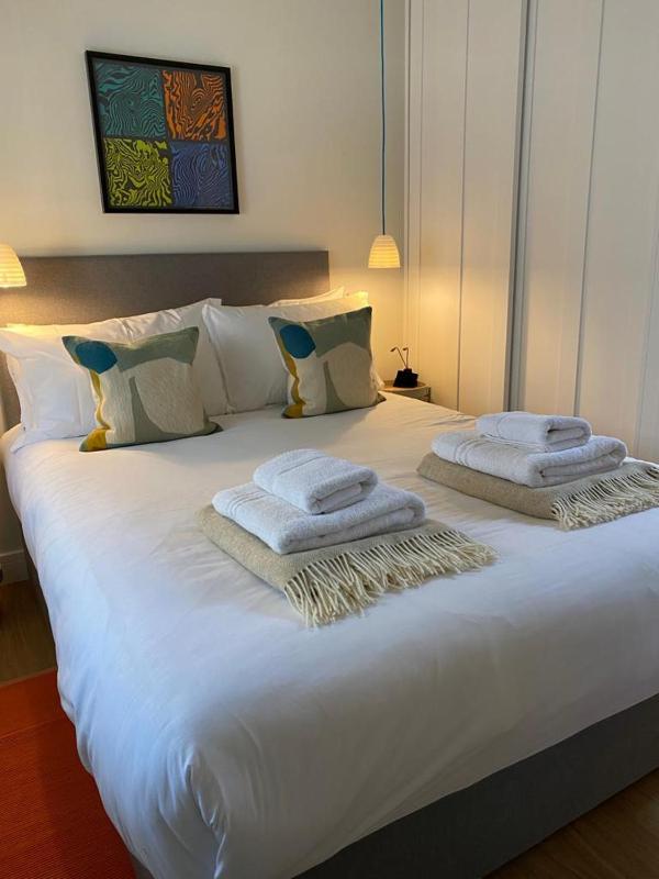 One-Bedroom Apartment image 1