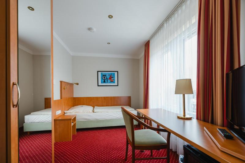 Single Room with Garden View image 1