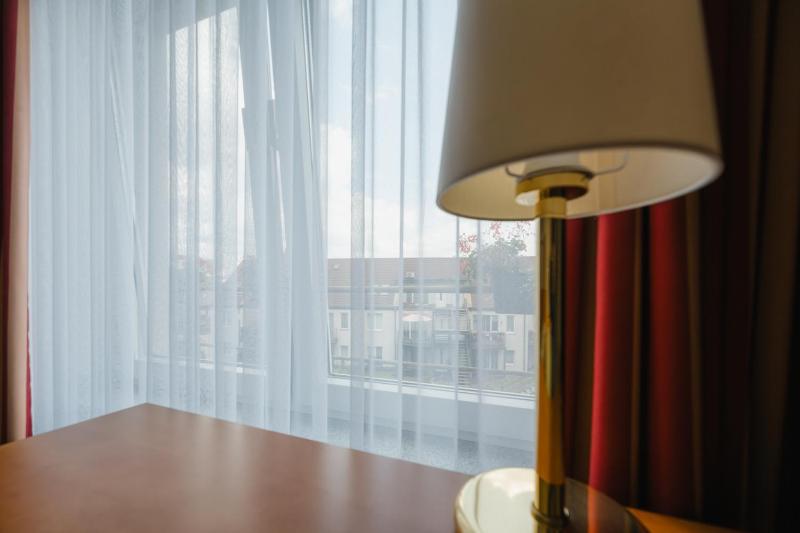 Single Room with Garden View image 4