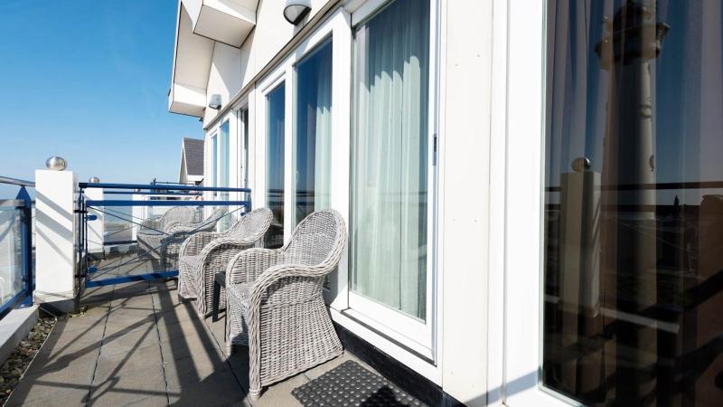Twin Room with Sea View image 3