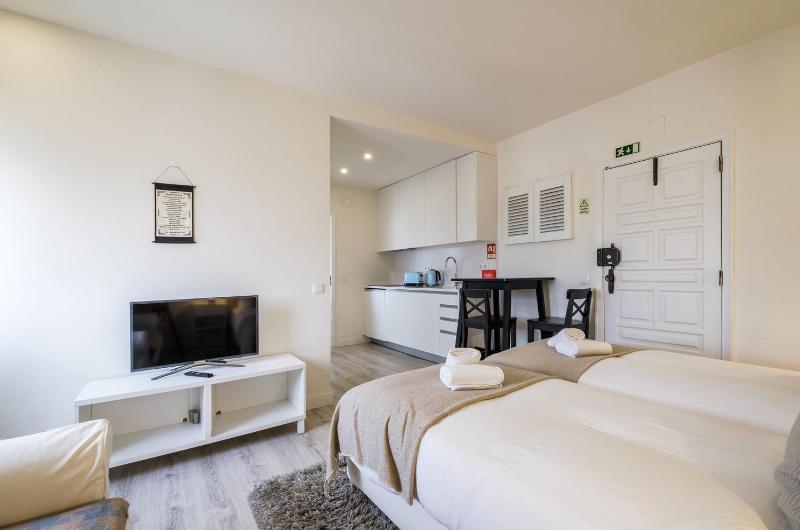 Ocean Blue Apartment & Studio - image 22
