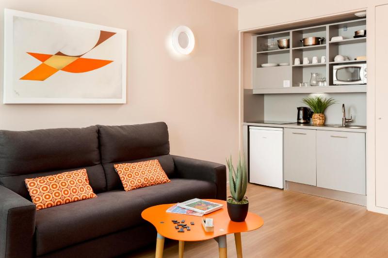 One-Bedroom Apartment image 3