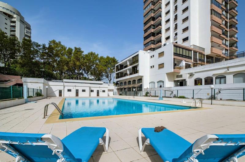 Cascais Panoramic Apartment - image 4