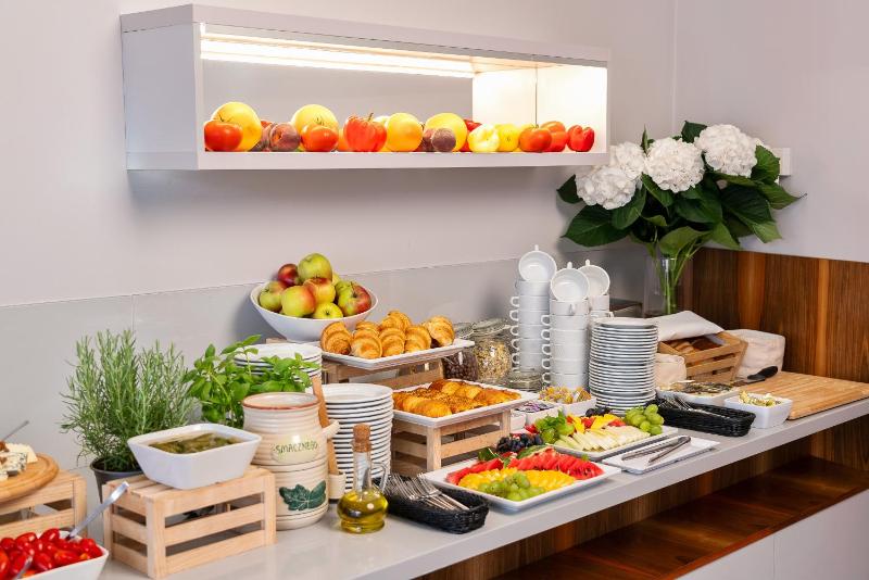 Comfort Twin Room image 3