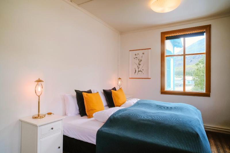 Double or Twin Room image 3