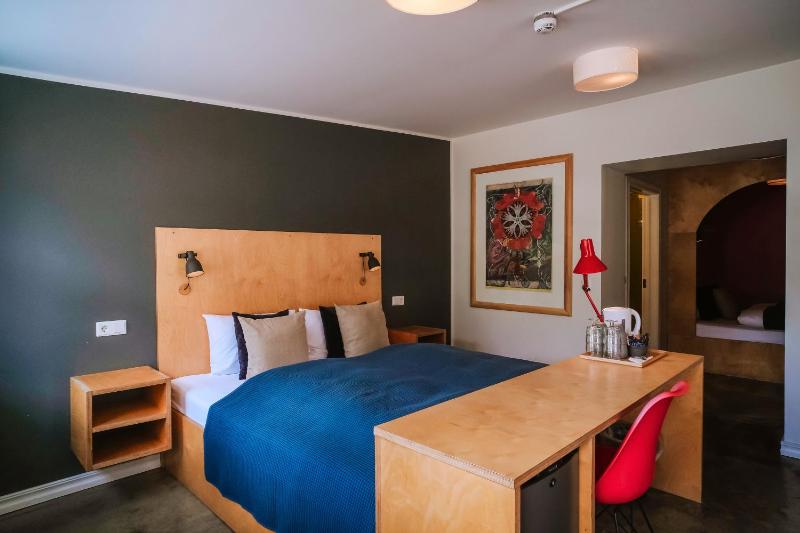 Superior Triple Room image 1