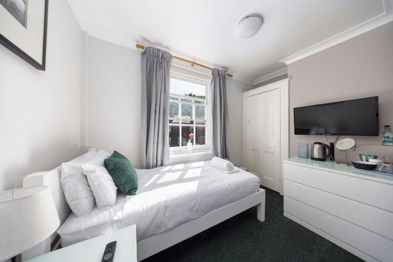 Single Room image 1