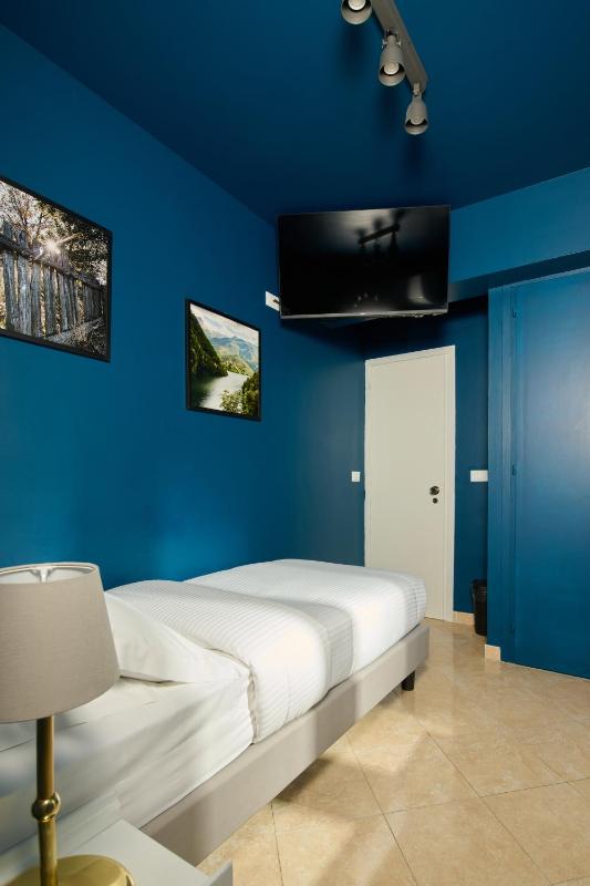 Single Room image 1