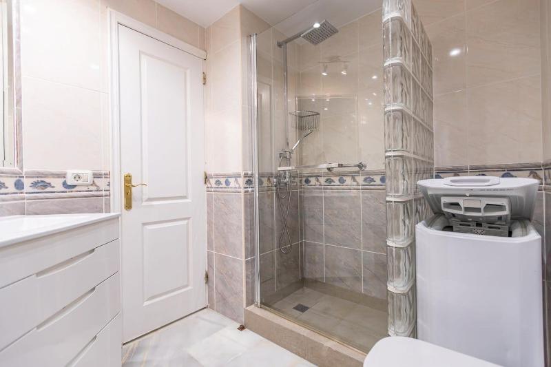 Altamira 61 - One Bed - image 8