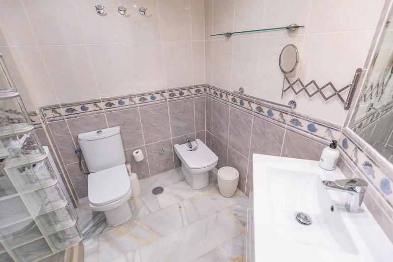 Altamira 61 - One Bed - image 7