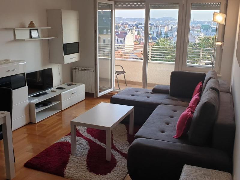 Perla family apartment with parking - image 16