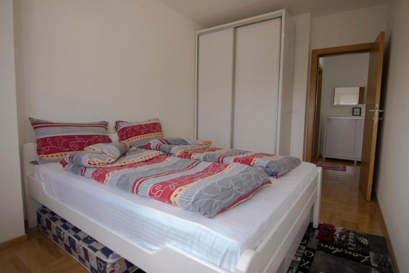 Perla family apartment with parking - image 5