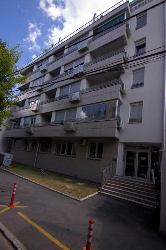 Perla family apartment with parking - image 9