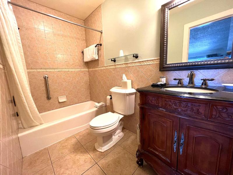 Superior Queen Room with Two Queen Beds image 2