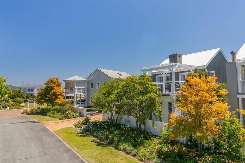 Picturesque Retreat on Thesen Islands - image 5