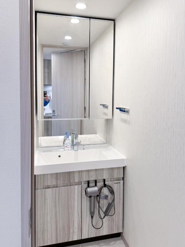 Triphome Higahsi Shinjuku Brand New - image 15