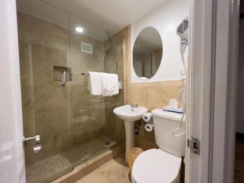 Double Room with Partial Ocean View, Non-Smoking image 4