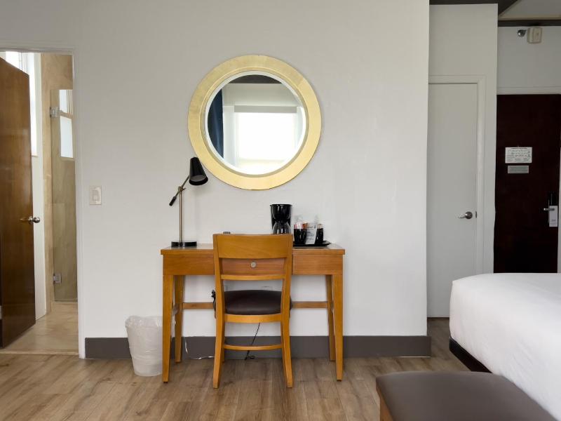 King Room with Oceanfront, Non-Smoking image 4