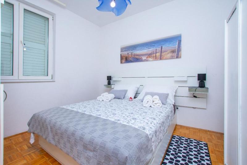 Apartment Maksim - image 29