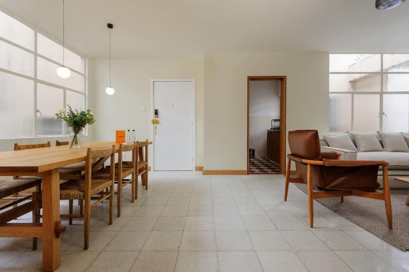 Delightful 2BR with Balcony in Roma Norte - image 5