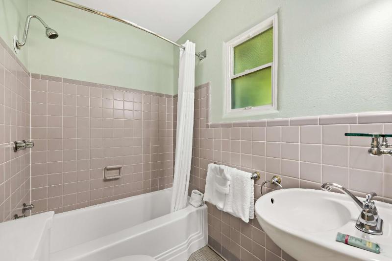 Double Room with Two Double Beds - Non-Smoking image 2