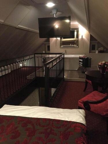 Deluxe Apartment image 2