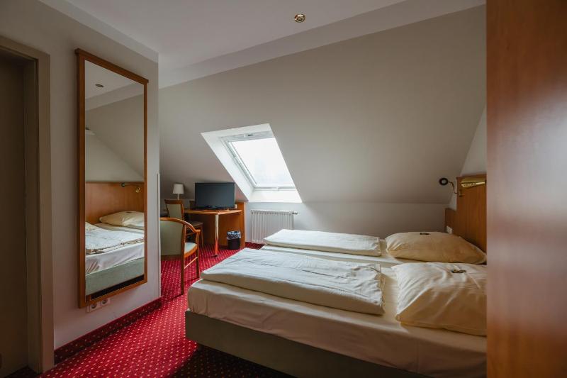 Triple Room image 2