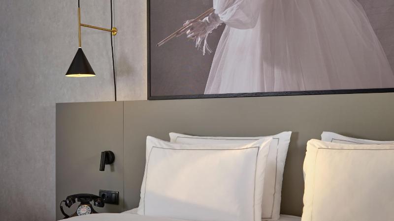 Standard Double Room image 3
