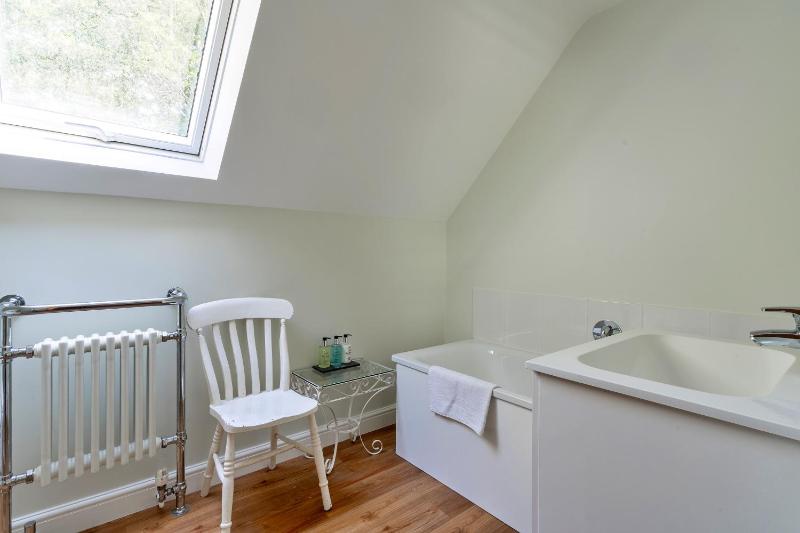 Finest Retreats - The Old Granary - image 25