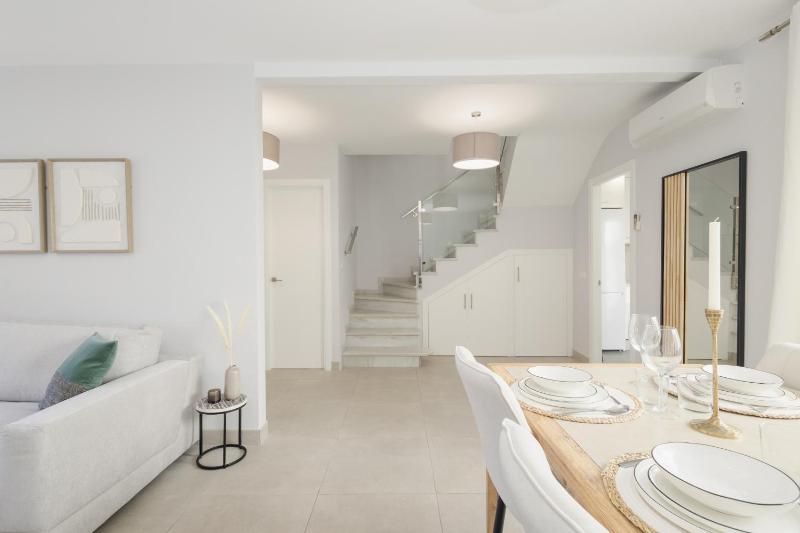 Townhouse recently renovated and 200m from La Cala beach in Mijas Costa - image 4