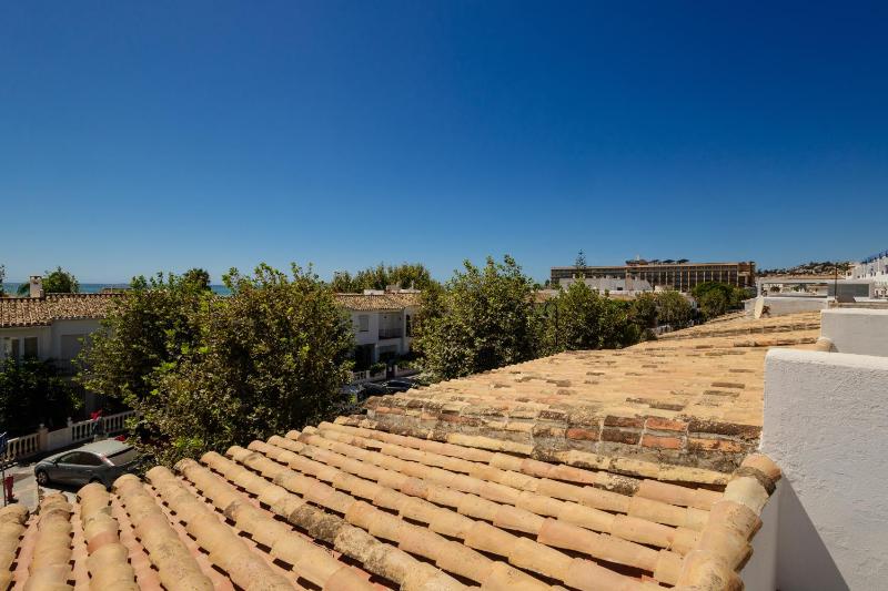 Townhouse recently renovated and 200m from La Cala beach in Mijas Costa - image 2