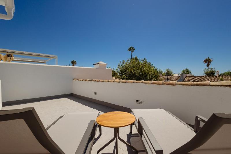 Townhouse recently renovated and 200m from La Cala beach in Mijas Costa - image 35