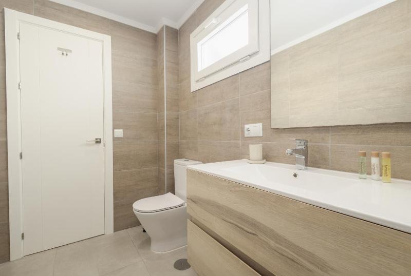 Townhouse recently renovated and 200m from La Cala beach in Mijas Costa - image 40