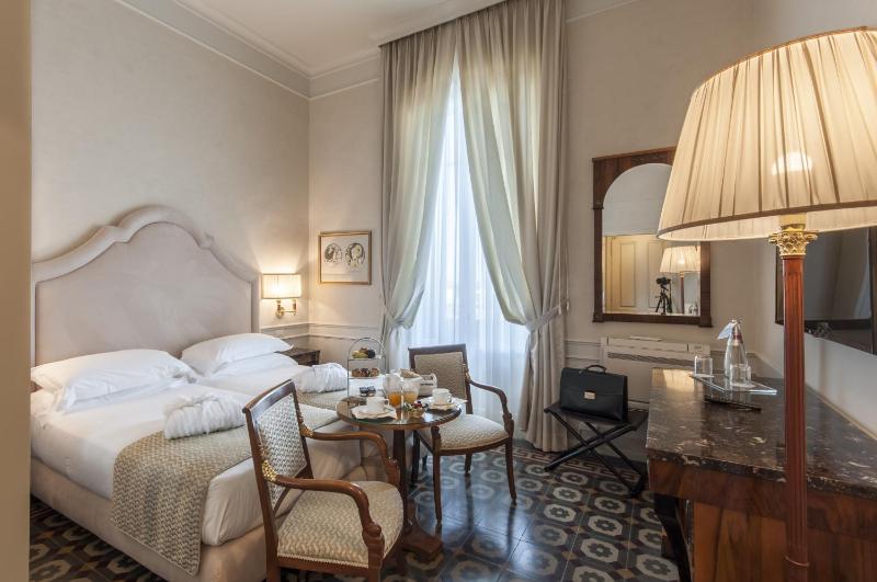 Double or Twin Room with Partial Sea View image 3