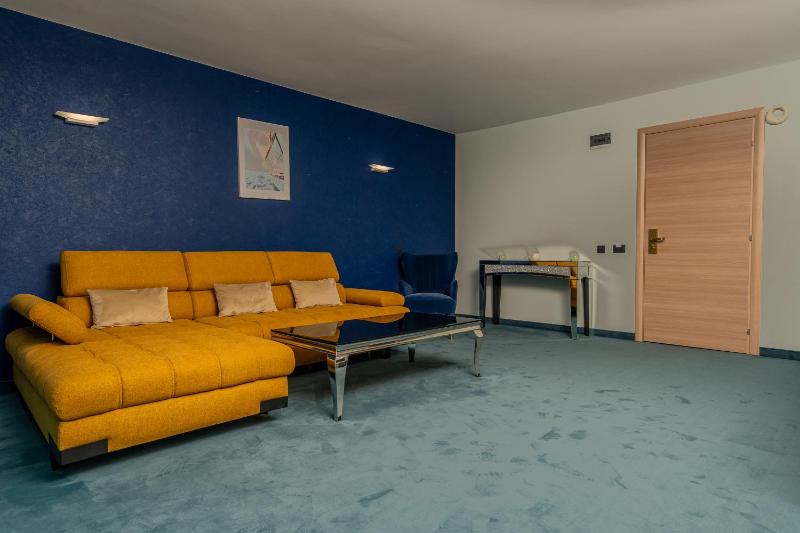 Deluxe Apartment image 4