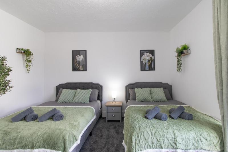 Open Mind Property - 6 Beds & Free Parking - image 18