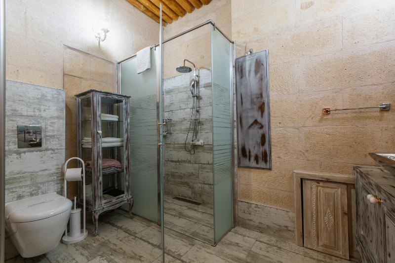 Deluxe Double or Twin Room with Mountain View image 3