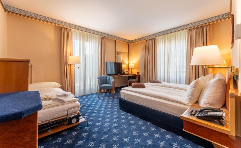 Superior Triple Room image 1
