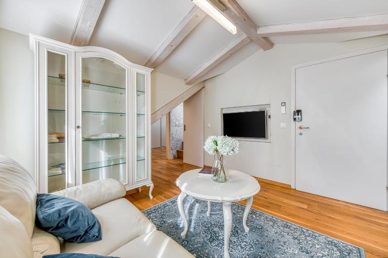 Superior Apartment image 3