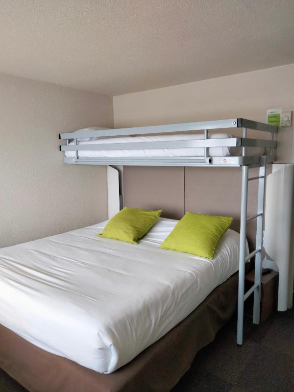 Superior Triple Room - 1 Double Bed & 1 Child Extra Bed image 2