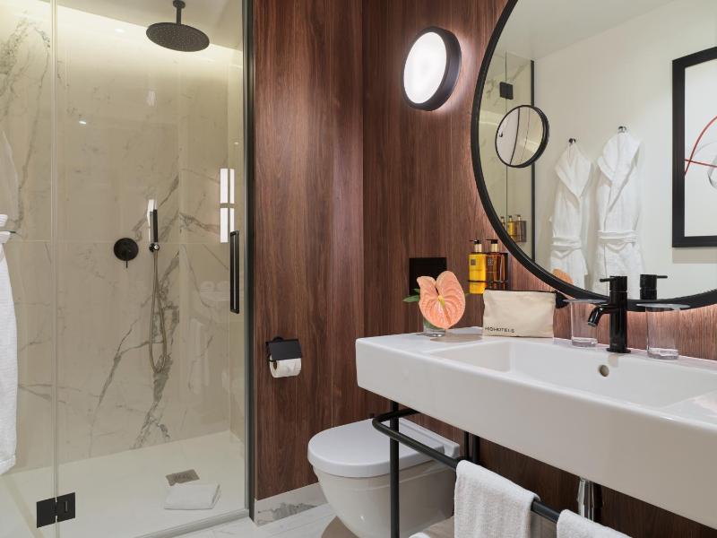 Double Room with View (2 Adults + 1 Child) image 3