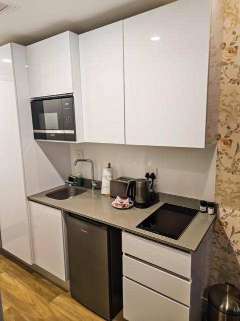 Illovo Central Apartments - image 11