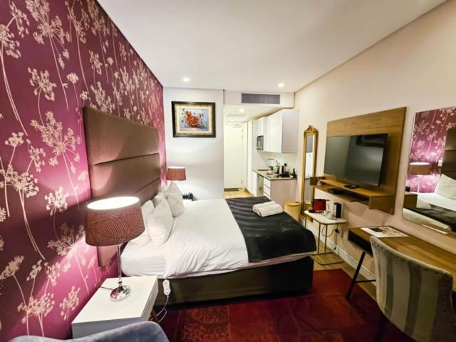 Illovo Central Apartments - image 13