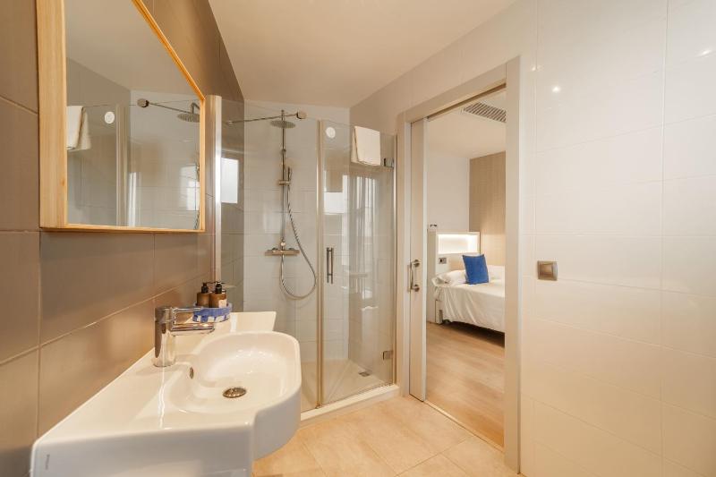Single Room image 3