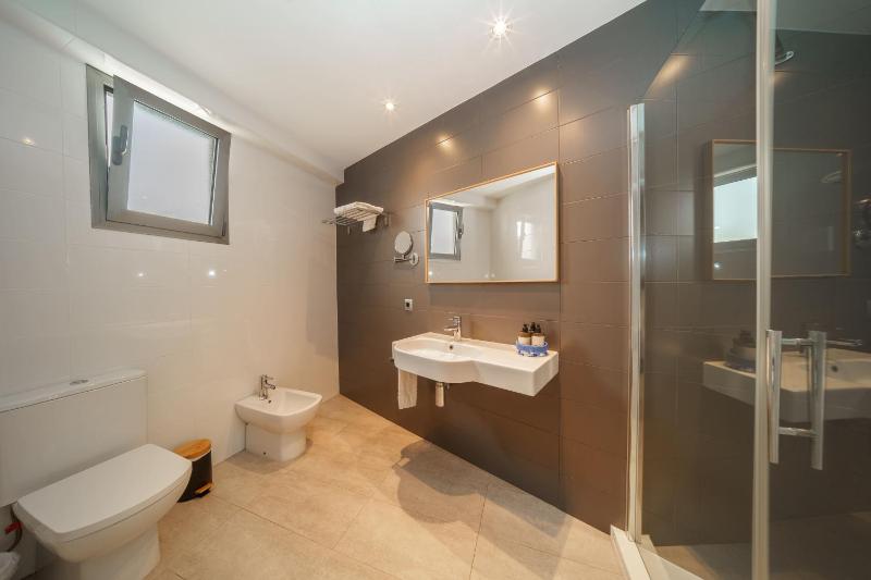 Single Room image 4
