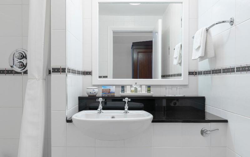 Double Room image 4