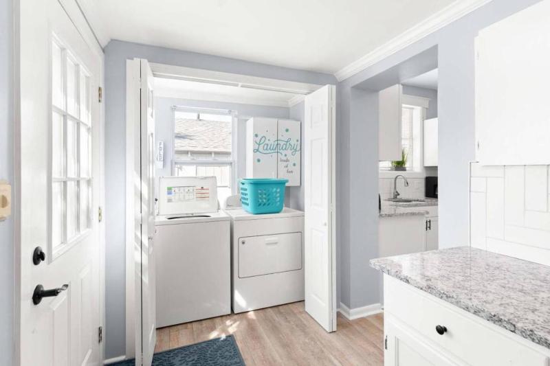 Cozy Entire Home The Breakfast Club House 3BR 2 BA - image 41