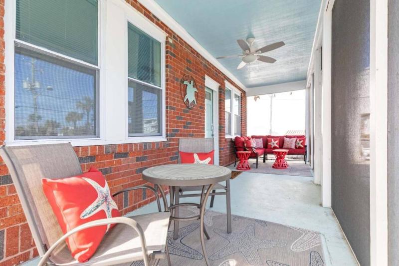 Cozy Entire Home The Breakfast Club House 3BR 2 BA - image 20