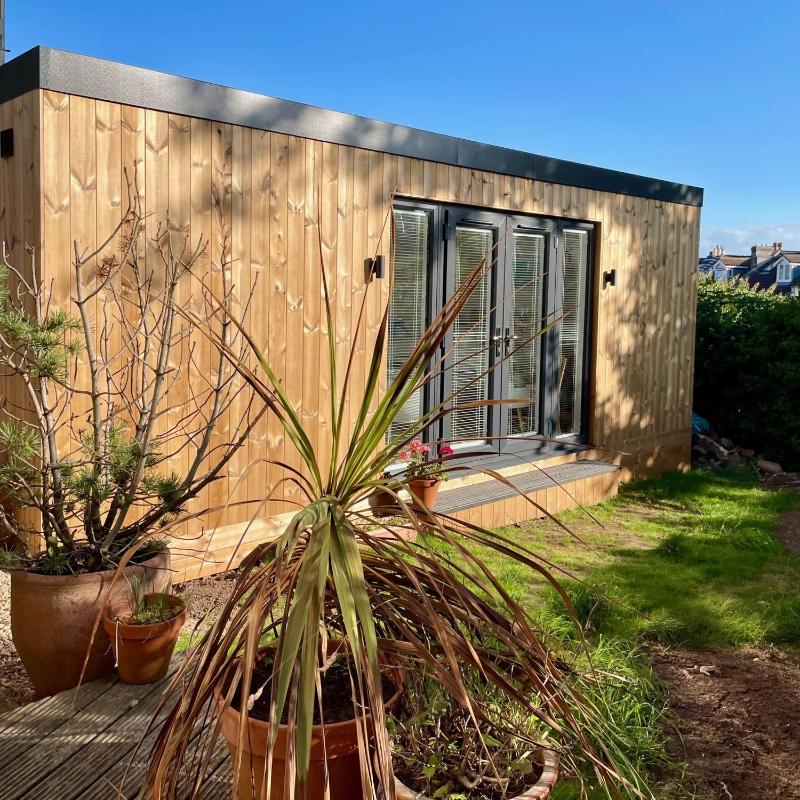 Redland Retreat Cosy Garden Studio for 2 - image 14