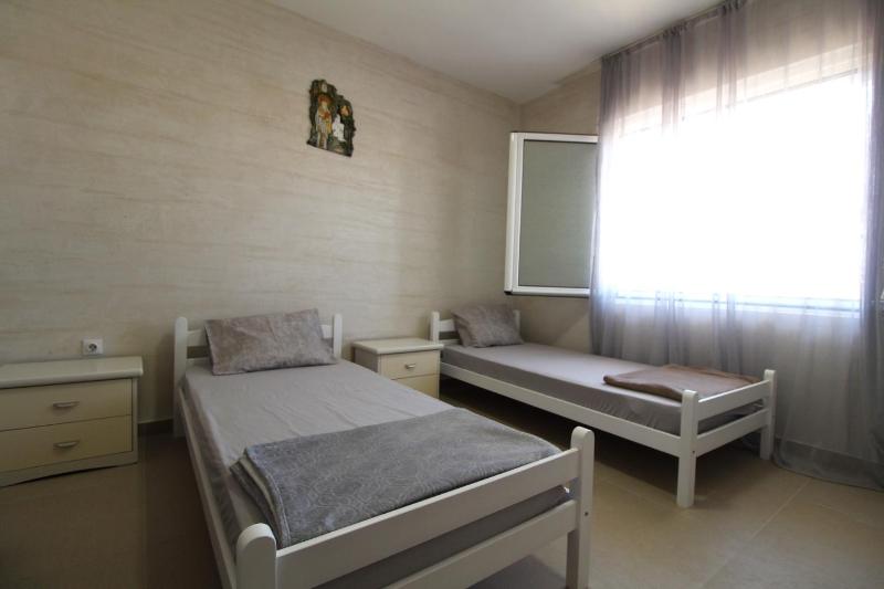 2bd Apt w Private Pool and City View 